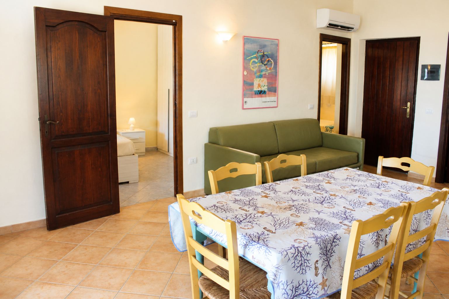 Soggiorno e zona pranzo del trilocale