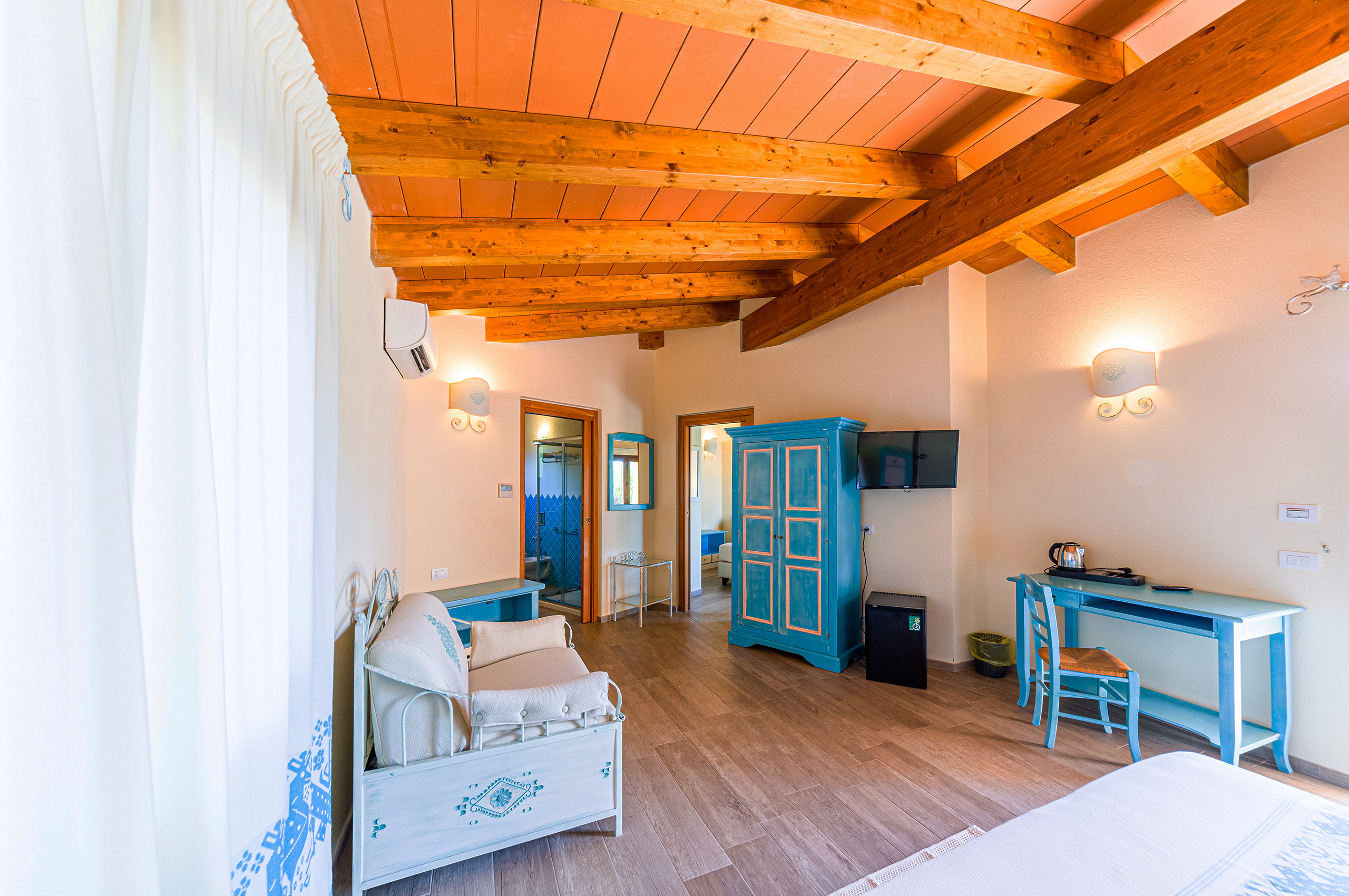Connecting Room Plus for families